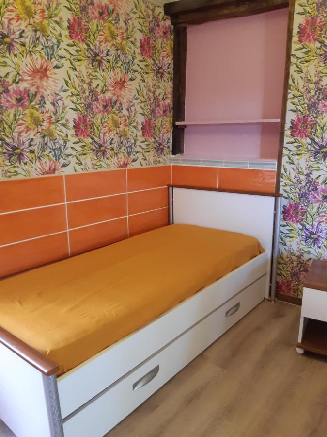 Chambre Familiale Avec Piscine Chauffee Et Jacuzzi Bernadets-Debat Exterior foto